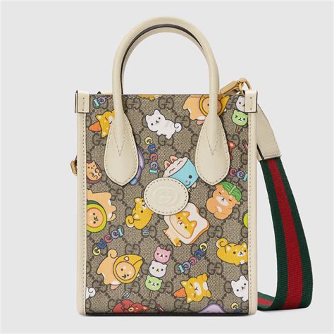 gucci lion flowery giraffe print|gucci butterfly animal logo.